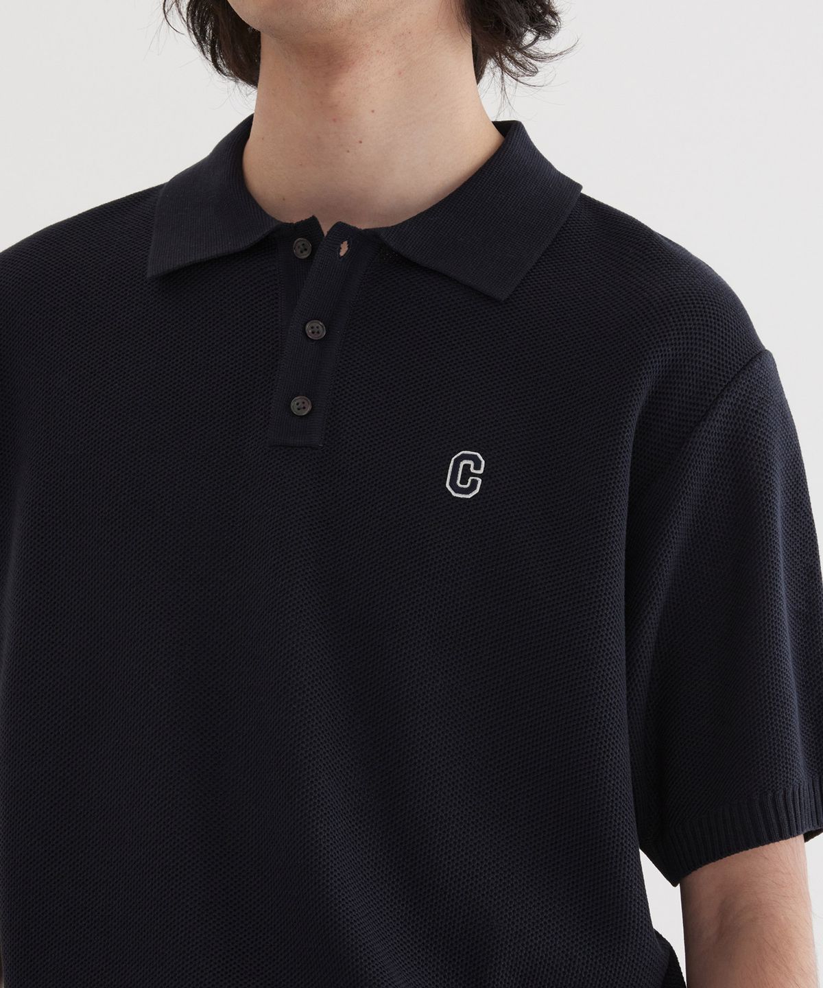 커버낫(COVERNAT) C 로고 카라 하프 니트 Dark Navy