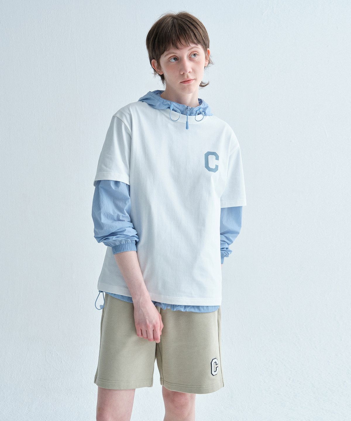 커버낫(COVERNAT) 레귤러 C 로고 스웻 쇼츠 Light Khaki