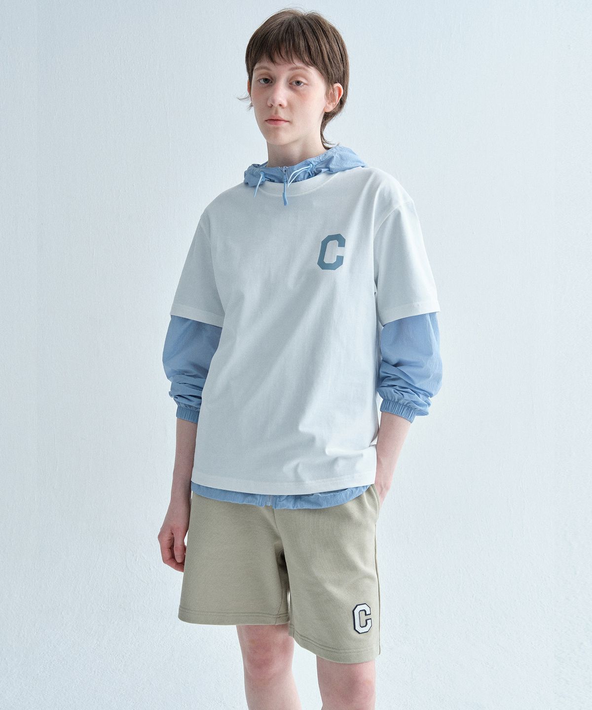 커버낫(COVERNAT) 레귤러 C 로고 스웻 쇼츠 Light Khaki