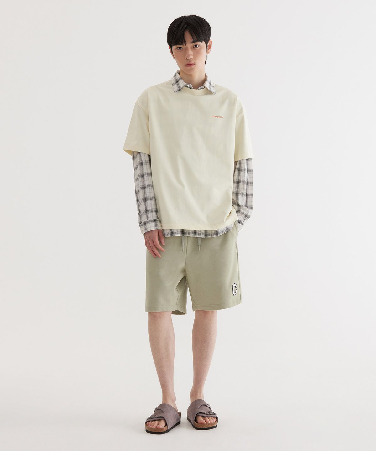 커버낫(COVERNAT) 레귤러 C 로고 스웻 쇼츠 Light Khaki