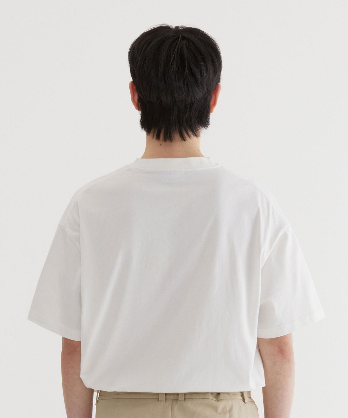 커버낫(COVERNAT) 멀티 컬러 로고 그래픽 티셔츠 White