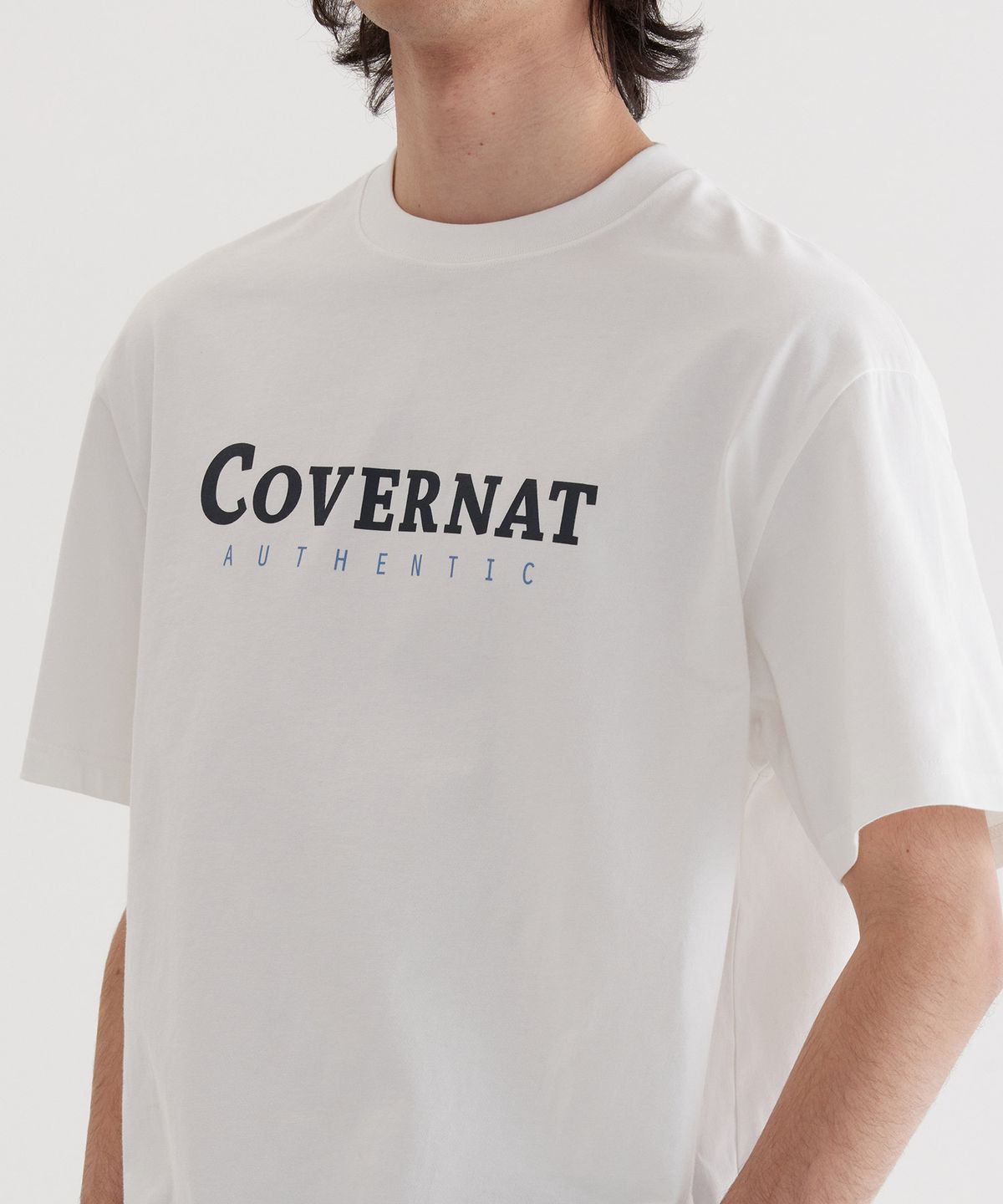 커버낫(COVERNAT) 센터 어센틱 티셔츠 White