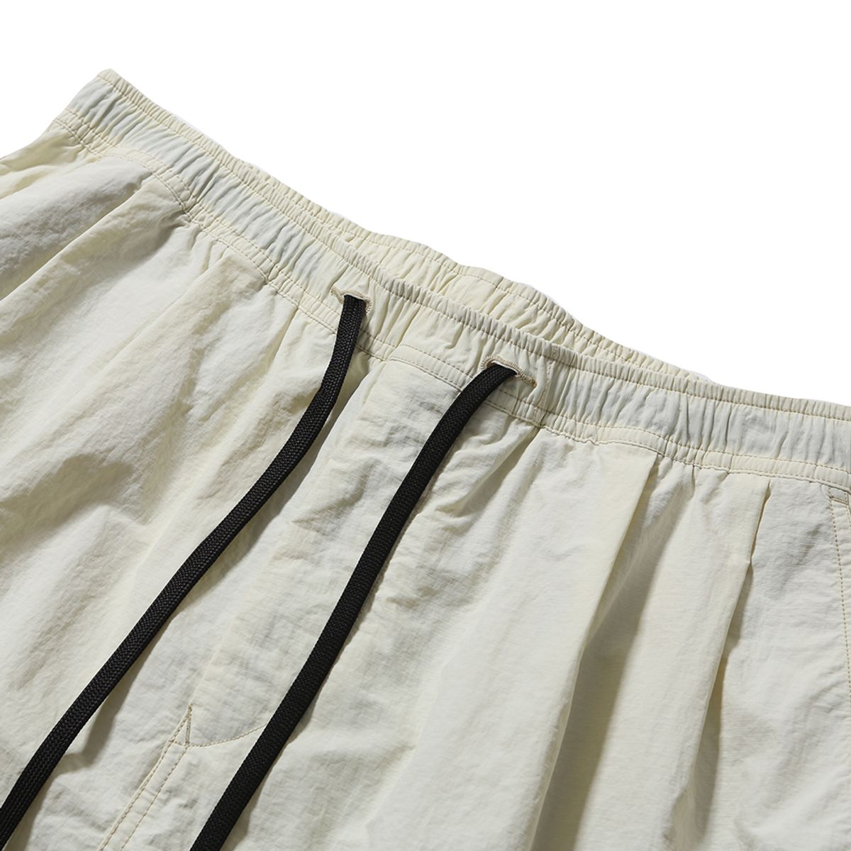 모이프(MOIF) [SS25] OVER MIL 6P SHORTS / ECRU