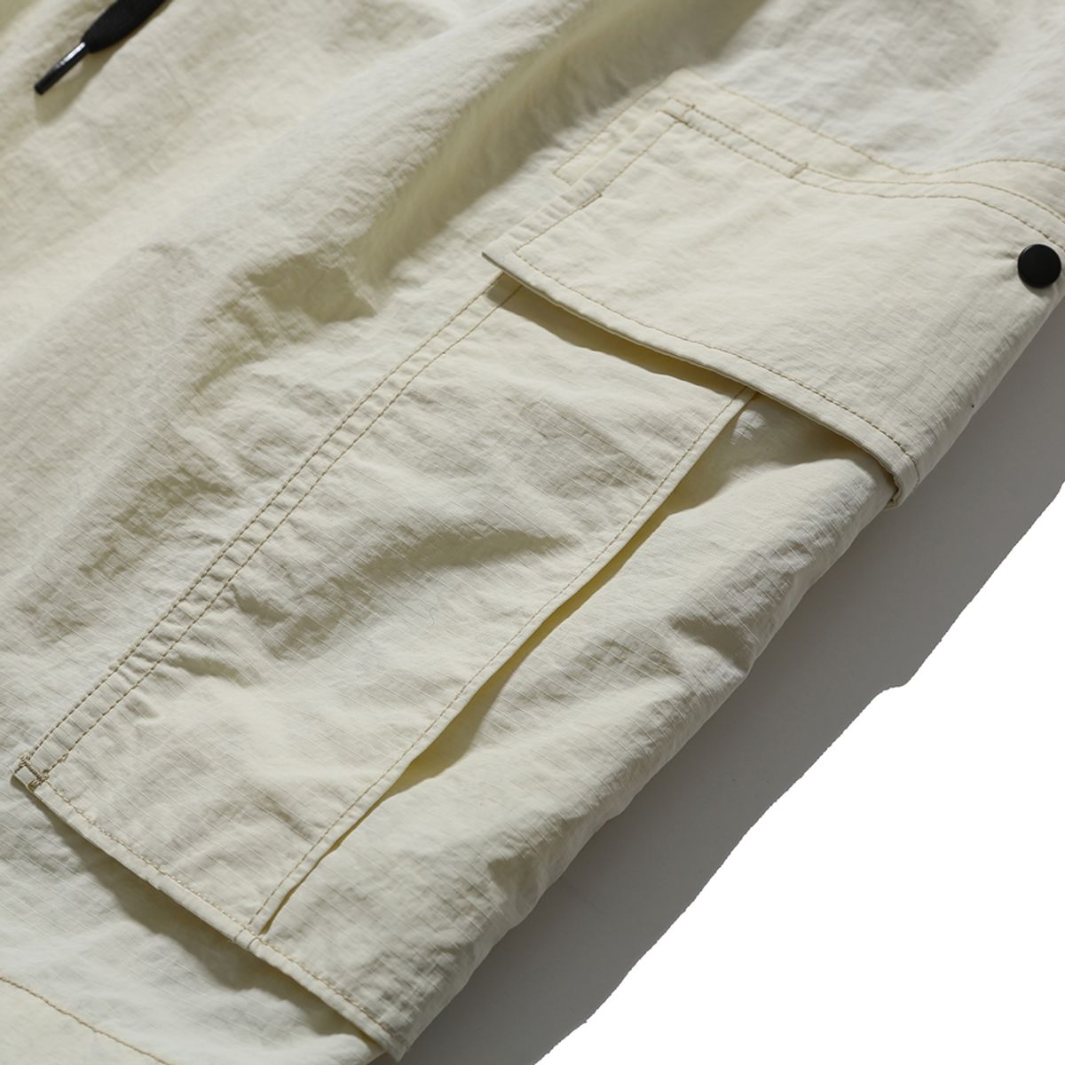 모이프(MOIF) [SS25] OVER MIL 6P SHORTS / ECRU