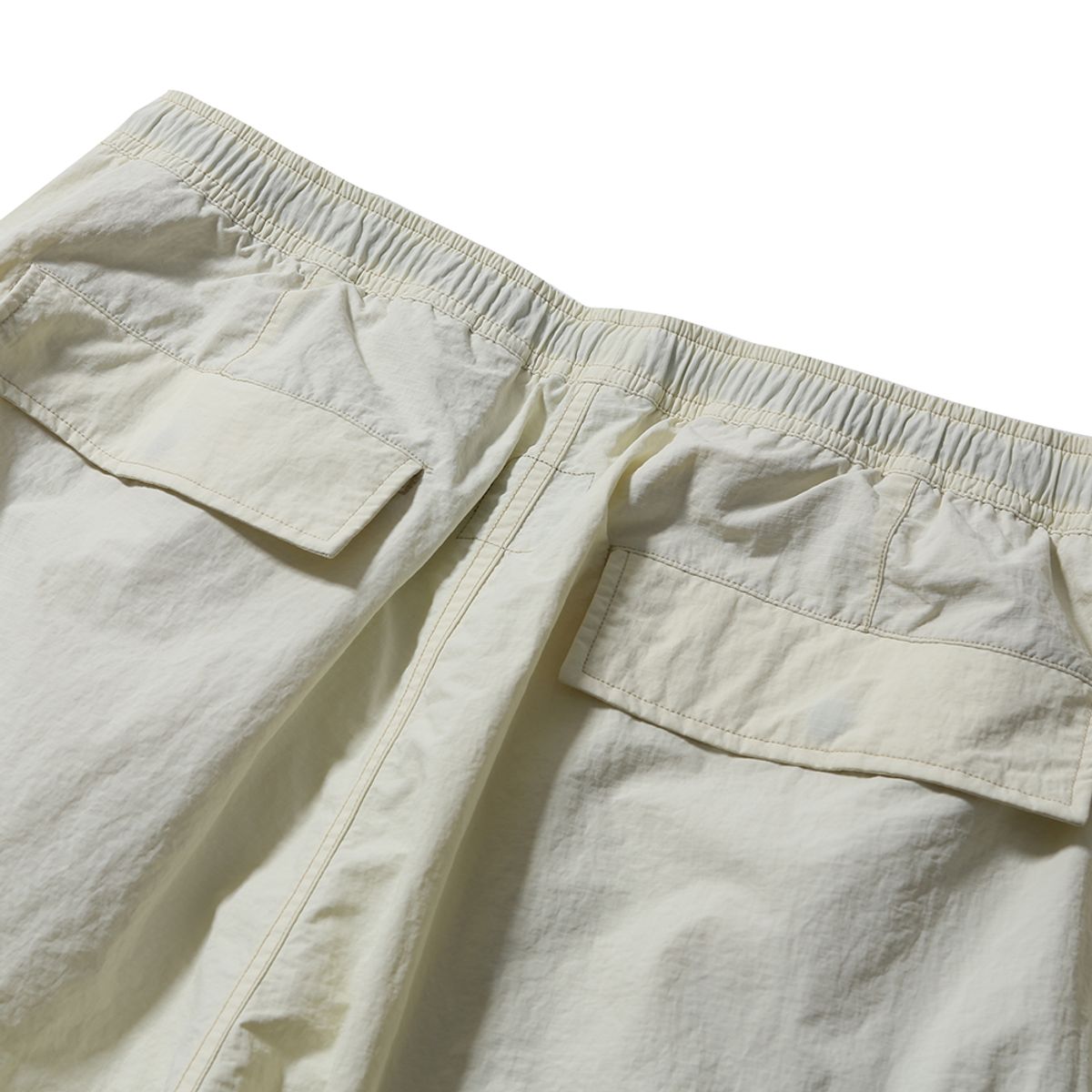 모이프(MOIF) [SS25] OVER MIL 6P SHORTS / ECRU