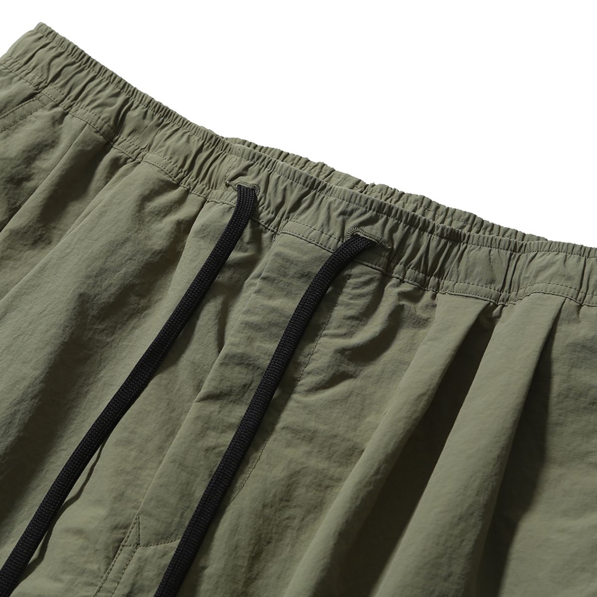 모이프(MOIF) [SS25] OVER MIL 6P SHORTS / FOLIAGE GREEN