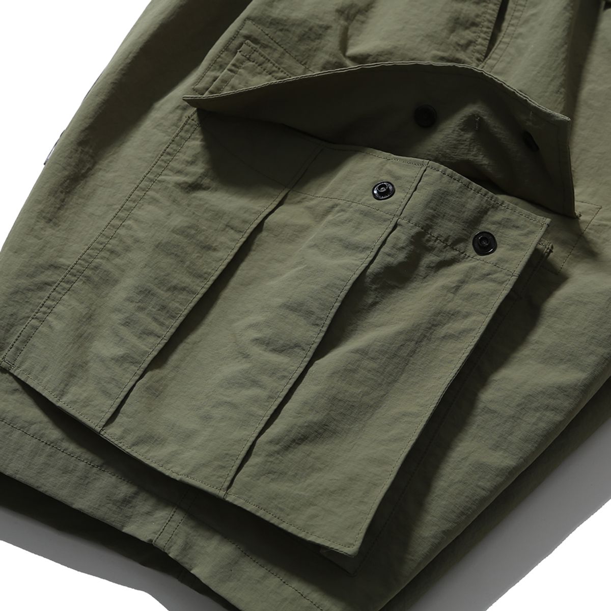 모이프(MOIF) [SS25] OVER MIL 6P SHORTS / FOLIAGE GREEN