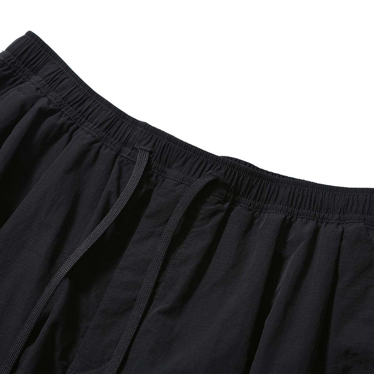 모이프(MOIF) [SS25] OVER MIL 6P SHORTS / BLACK