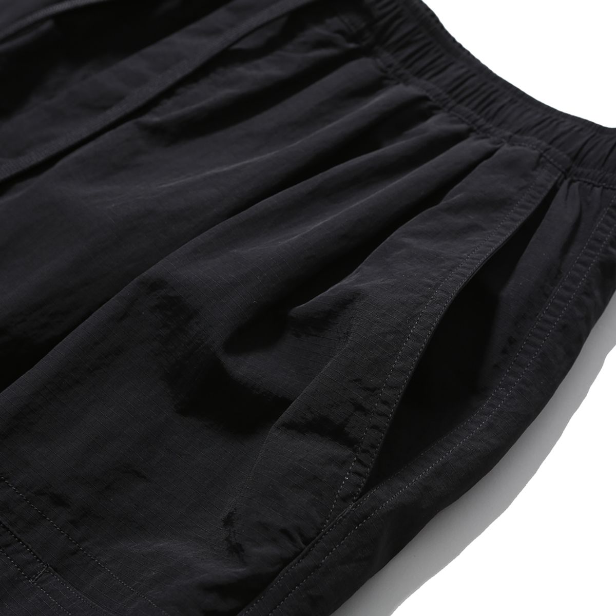 모이프(MOIF) [SS25] OVER MIL 6P SHORTS / BLACK
