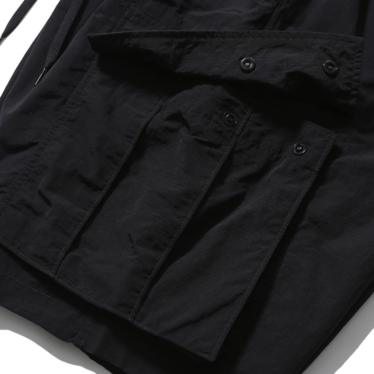 모이프(MOIF) [SS25] OVER MIL 6P SHORTS / BLACK