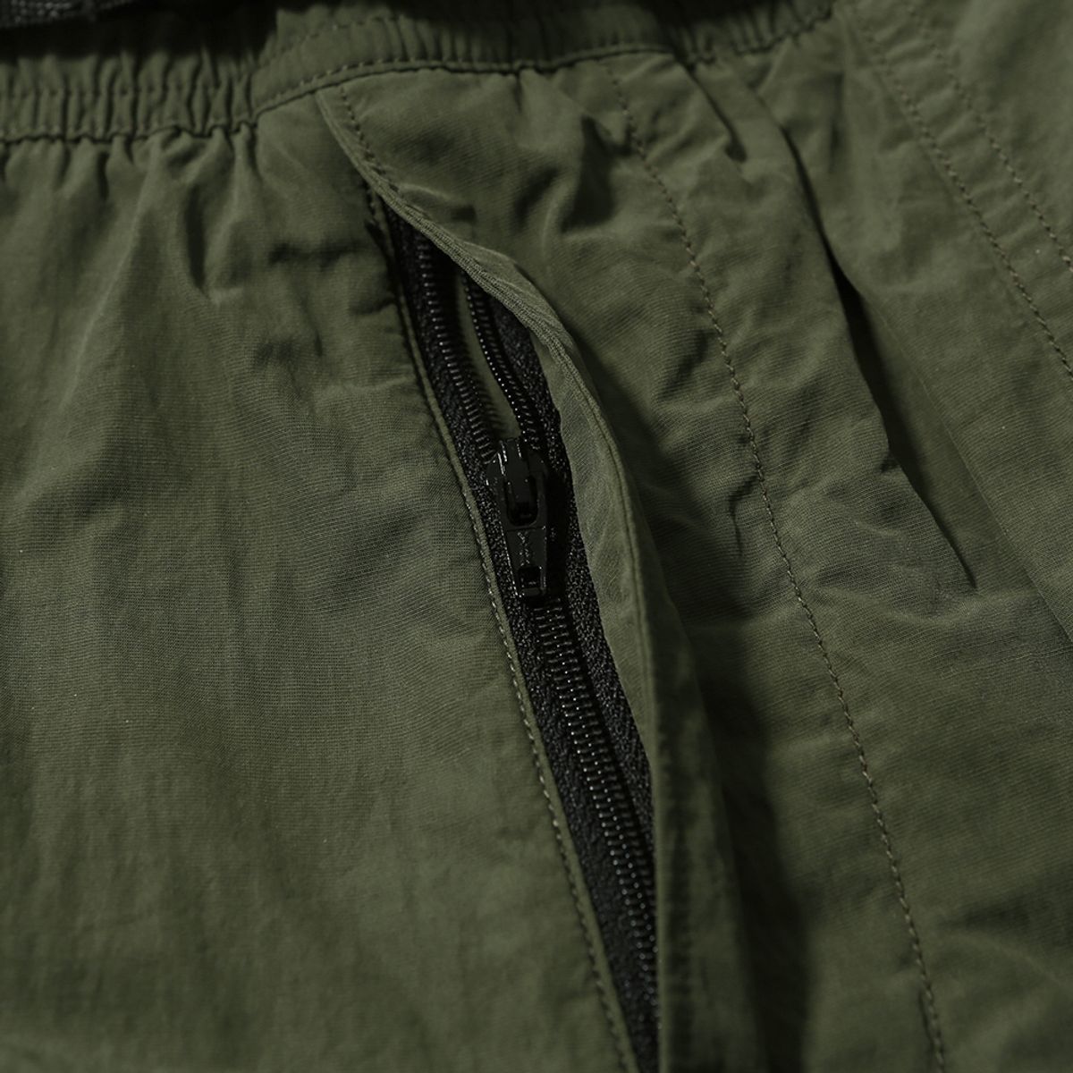 모이프(MOIF) [SS25] OVER FTG SHORTS / OLIVE