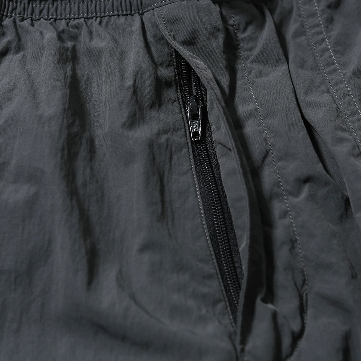 모이프(MOIF) [SS25] OVER FTG SHORTS / LEAD GRAY