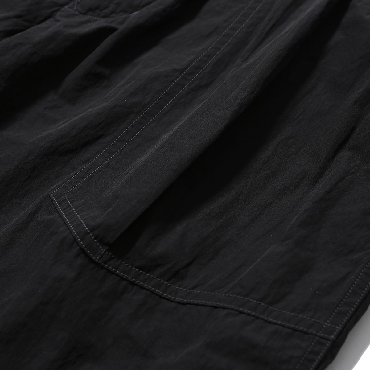 모이프(MOIF) [SS25] OVER FTG SHORTS / BLACK