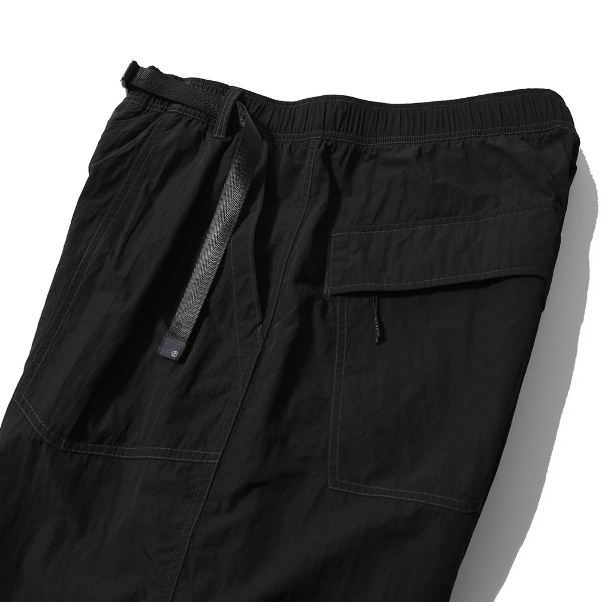 모이프(MOIF) [SS25] OVER FTG SHORTS / BLACK