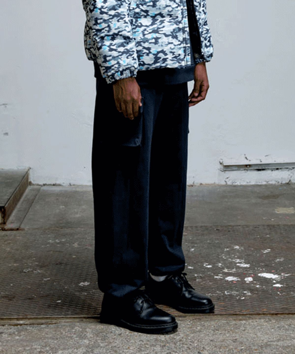 에르에르(ERER) Sweat Cargo Pants Navy