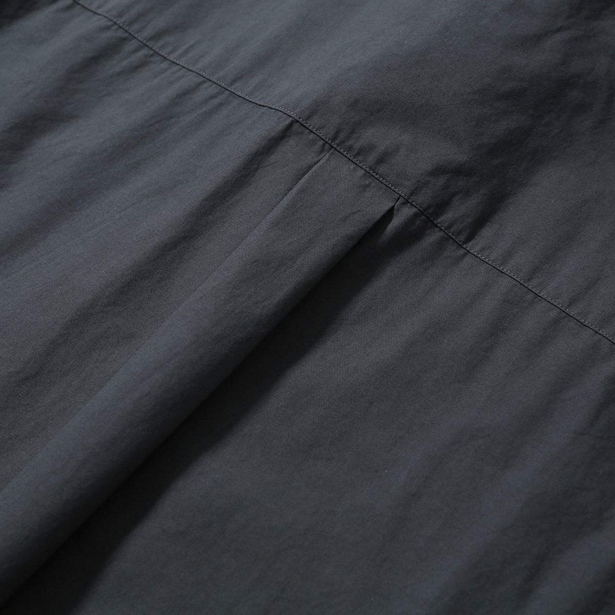 모이프(MOIF) [SS25] UNIFORM HALF SHIRT / CHARCOAL