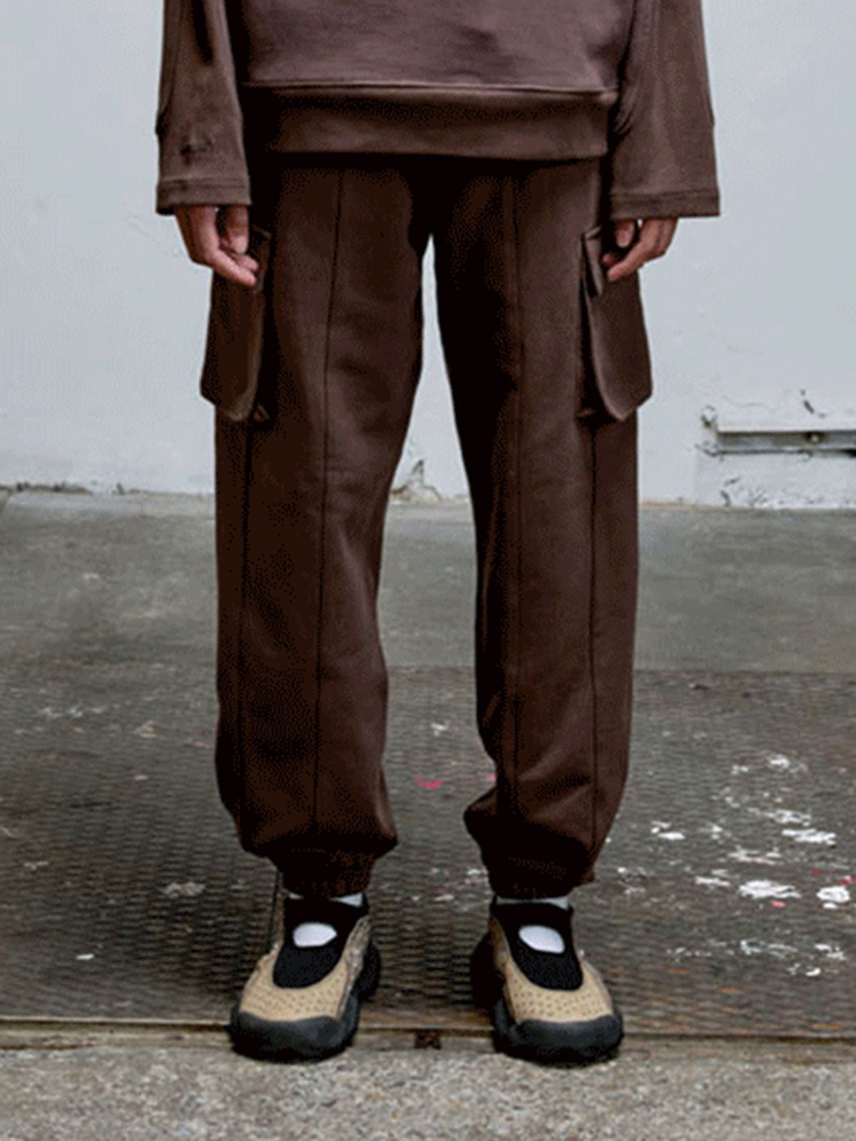 에르에르(ERER) Sweat Cargo Pants Brown