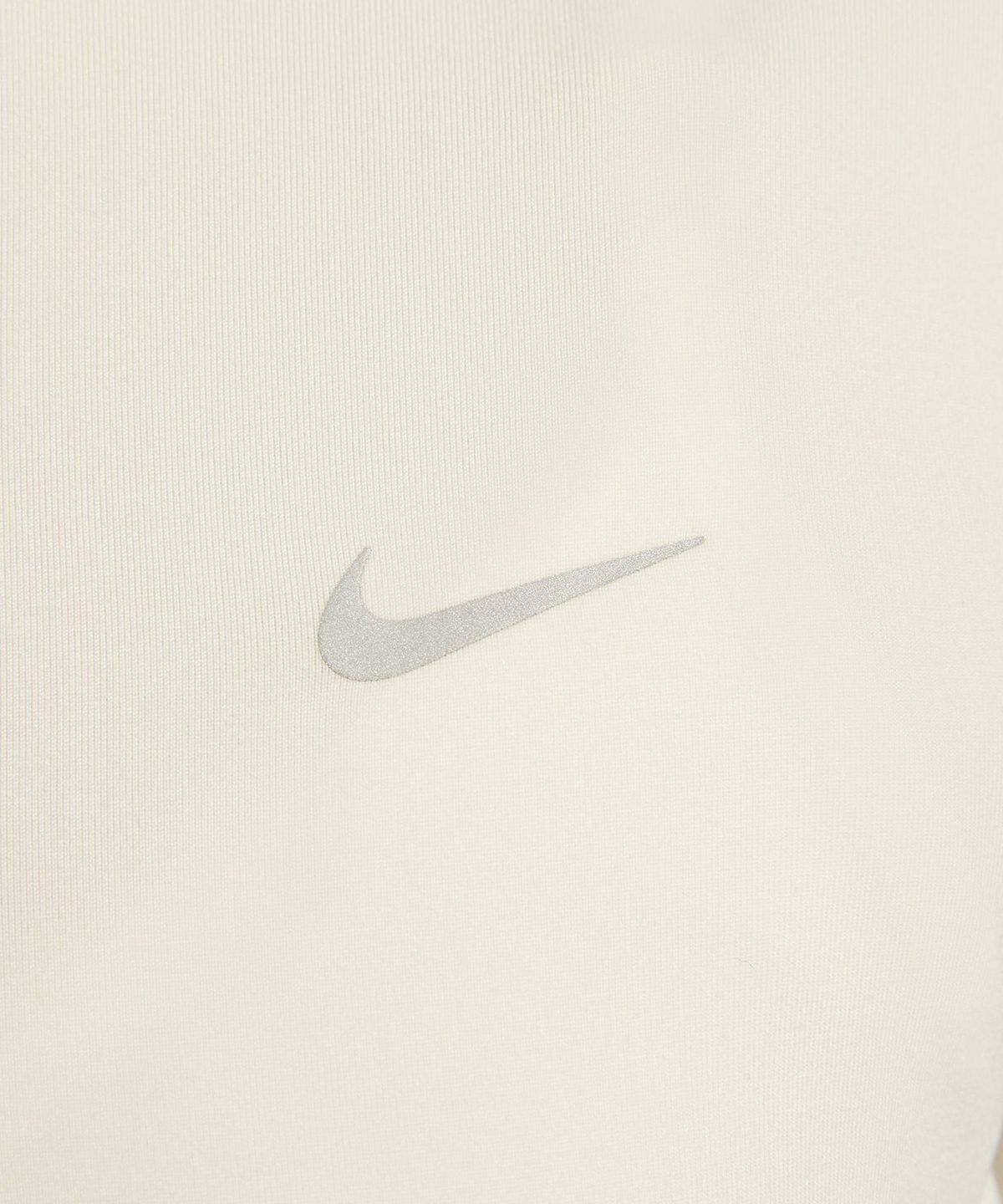 나이키(NIKE) 스위프트 드라이 핏 UV 쿼터집 러닝 탑 W - 세일 / HQ0500-133