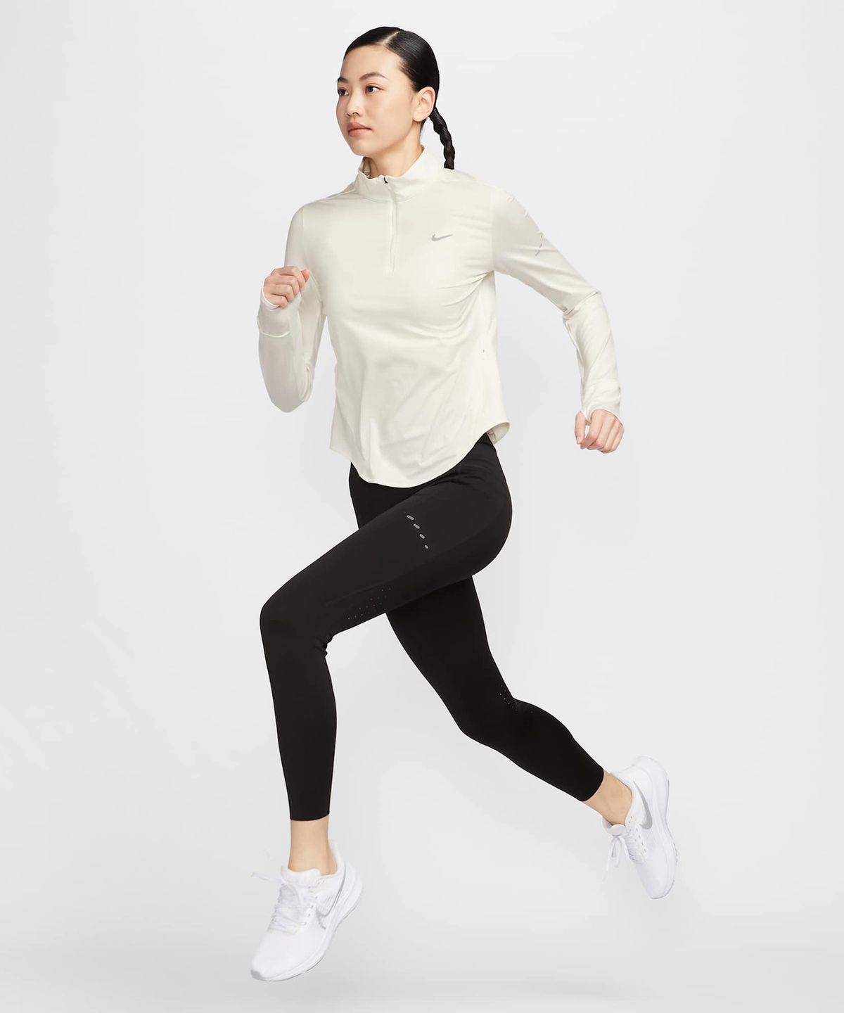 나이키(NIKE) 스위프트 드라이 핏 UV 쿼터집 러닝 탑 W - 세일 / HQ0500-133