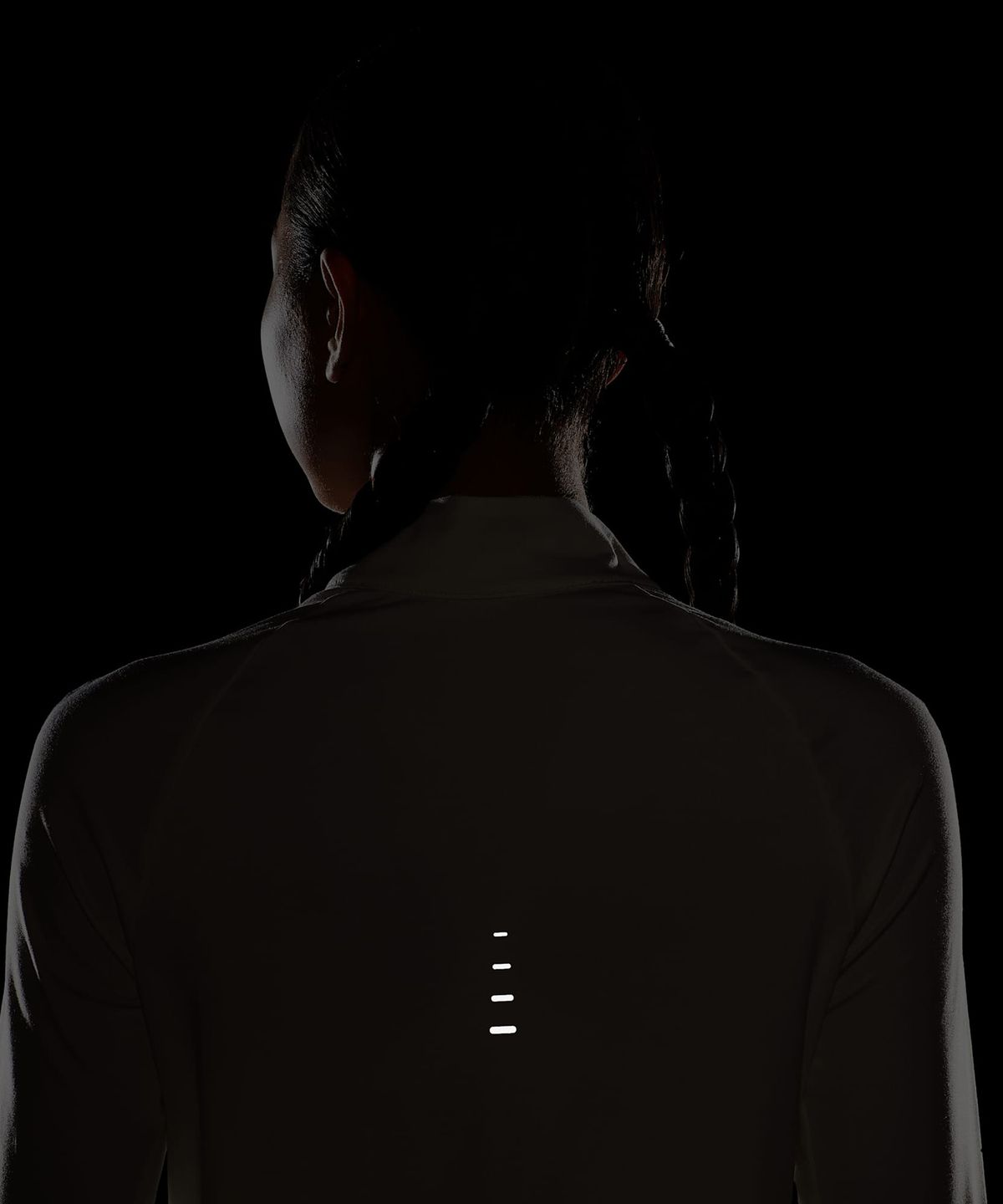 나이키(NIKE) 스위프트 드라이 핏 UV 쿼터집 러닝 탑 W - 세일 / HQ0500-133