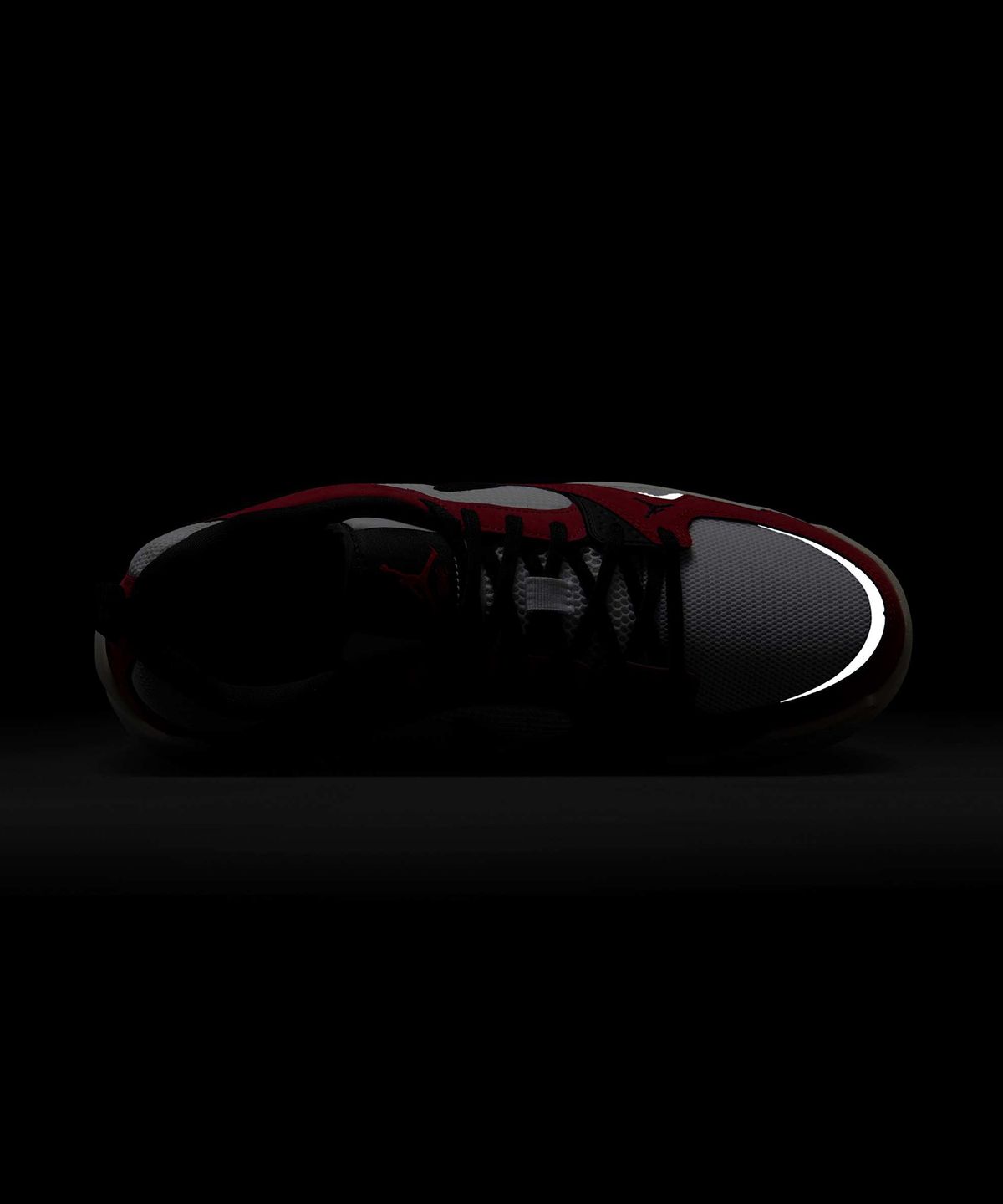 나이키(NIKE) 조던 컴포트 에라 M - 화이트:바시티 레드:세일:블랙 / HJ6777-106