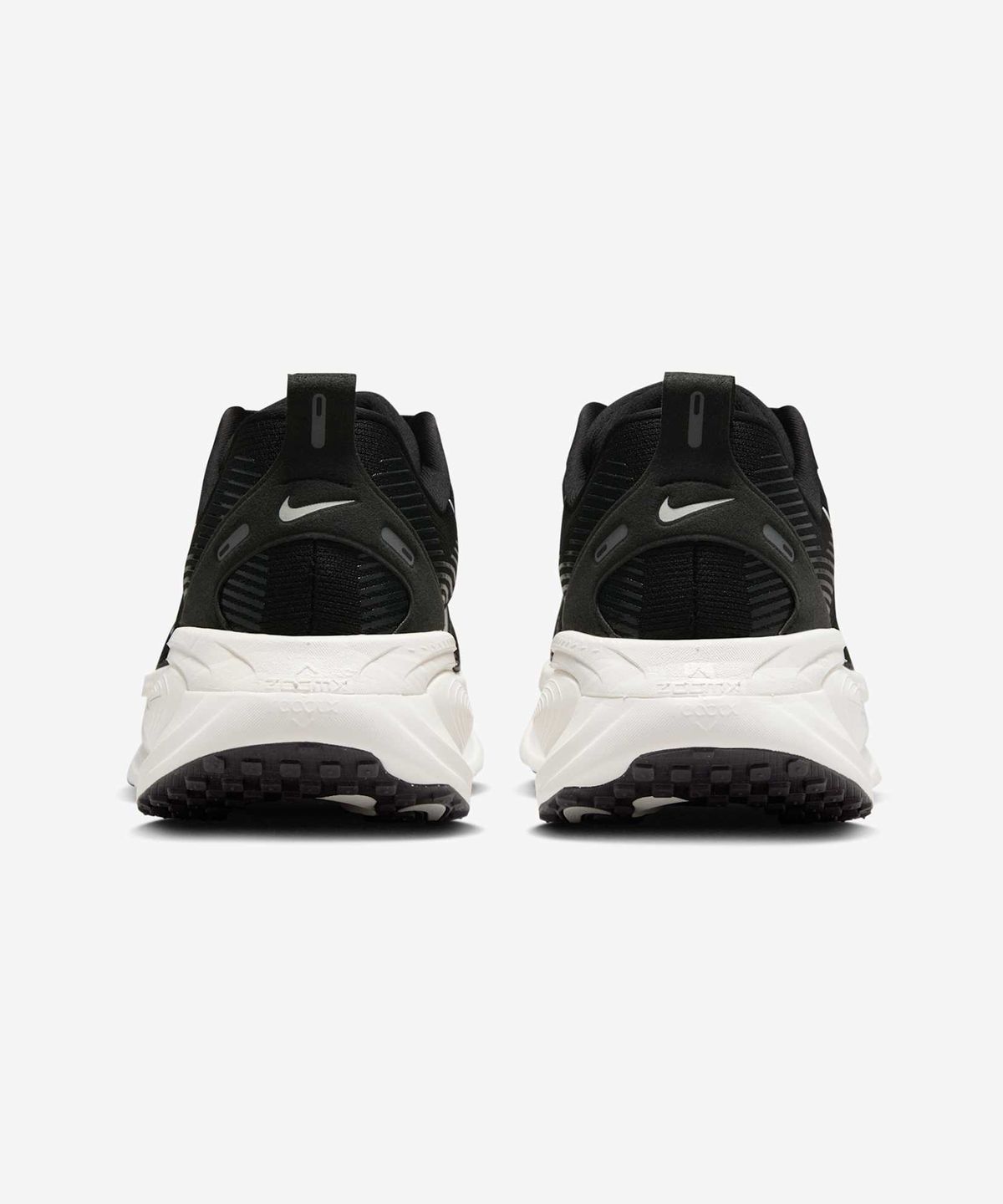 나이키(NIKE) 보메로 18 M - 블랙:코코넛 밀크:라이트 아이언 오어:서밋 화이트 / HM6803-007