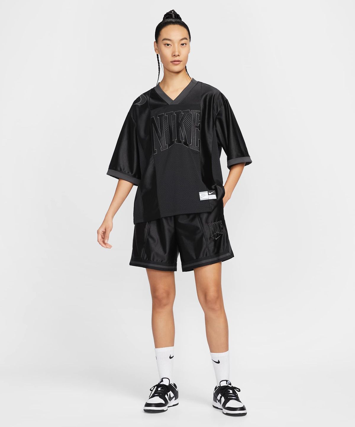 나이키(NIKE) 스포츠웨어 루즈 미드라이즈 그래픽 쇼츠 W - 블랙:앤트러사이트 / HJ0164-010