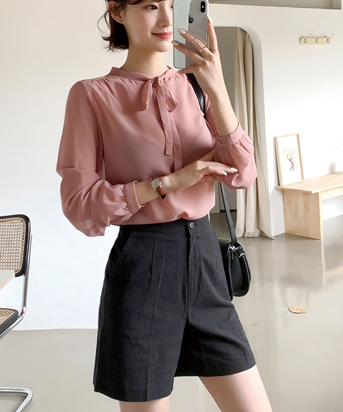 빼빼(BBAEBBAE) 넥리본 시스루 쉬폰 블라우스