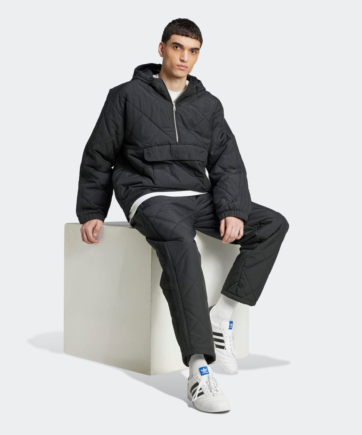 아디다스(ADIDAS) 프리미엄 에센셜 퀼티드 팬츠 - 블랙 / IW0991