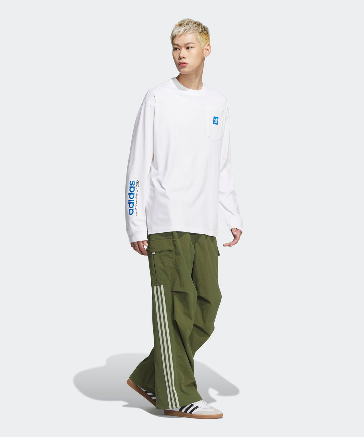 아디다스(ADIDAS) 시티 스케이트 긴팔 티 - 화이트 / JC6833