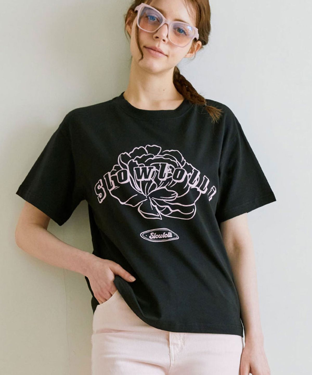 슬로우롤리(SLOWLOLLI) Flower-printed t-shirt_2 Colors