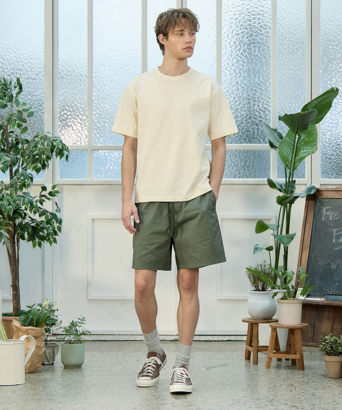 베이직하우스(BASIC HOUSE) 면 스트링밴드 하프팬츠 카키 LZHP3104