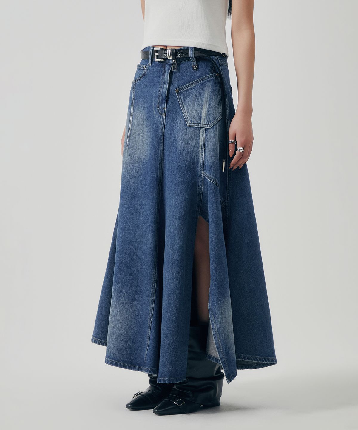 트리밍버드(TREEMINGBIRD) Panel Line Denim Flare Skirt [ Blue ]