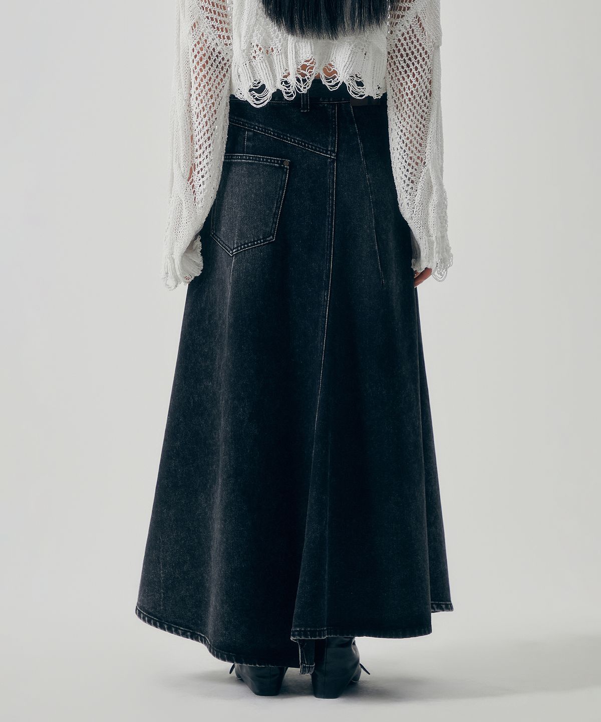 트리밍버드(TREEMINGBIRD) Panel Line Denim Flare Skirt [ Black ]