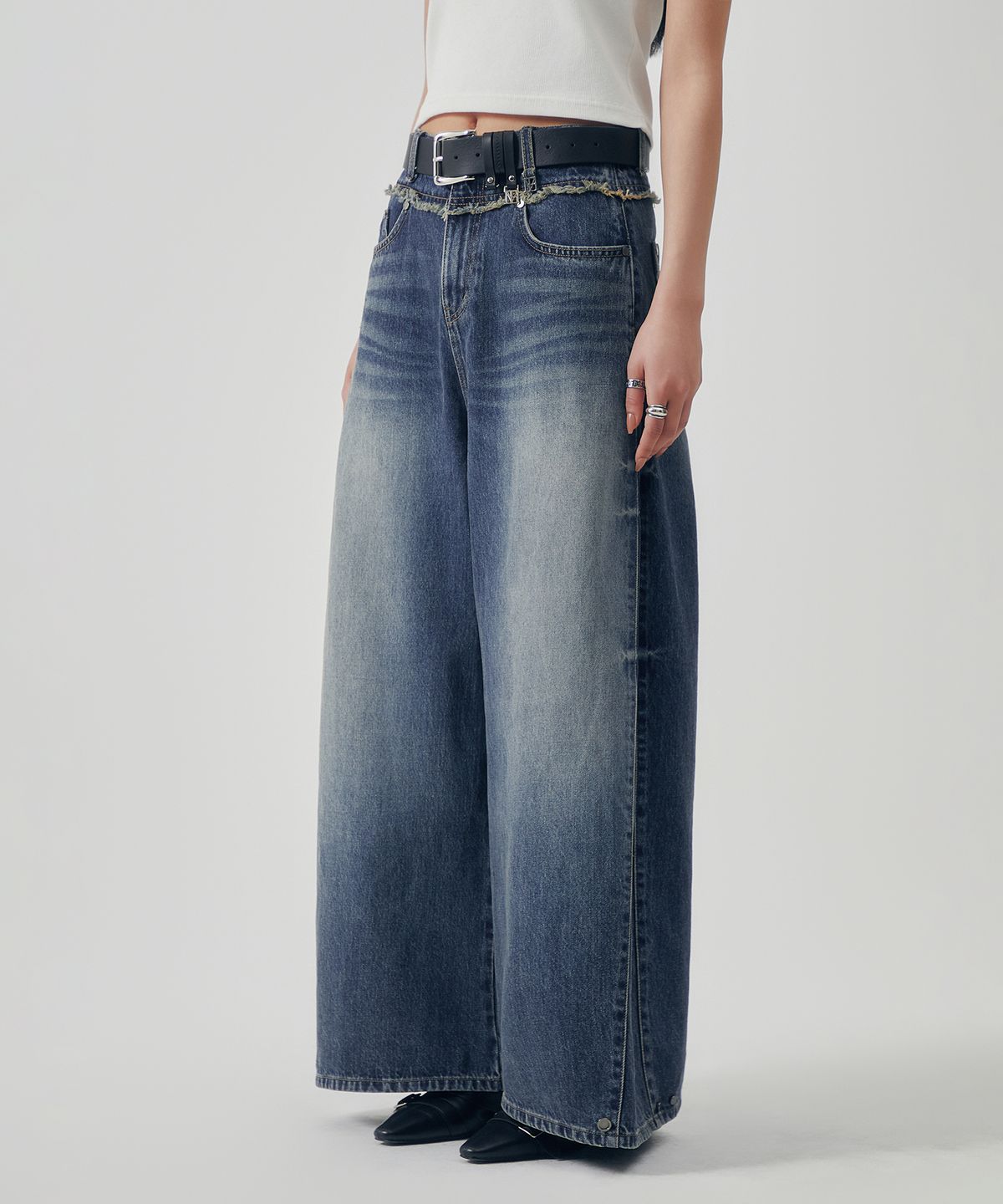 트리밍버드(TREEMINGBIRD) Two-way Fit Balloon Denim Pants [ Dark Indigo ]
