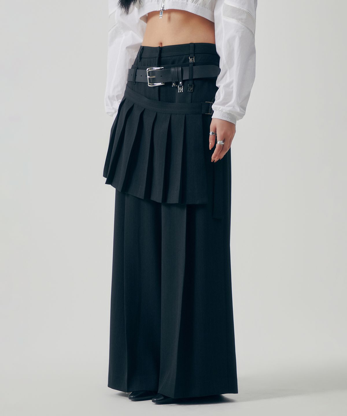트리밍버드(TREEMINGBIRD) Flowing Pleated Layered Pants [ Black ]