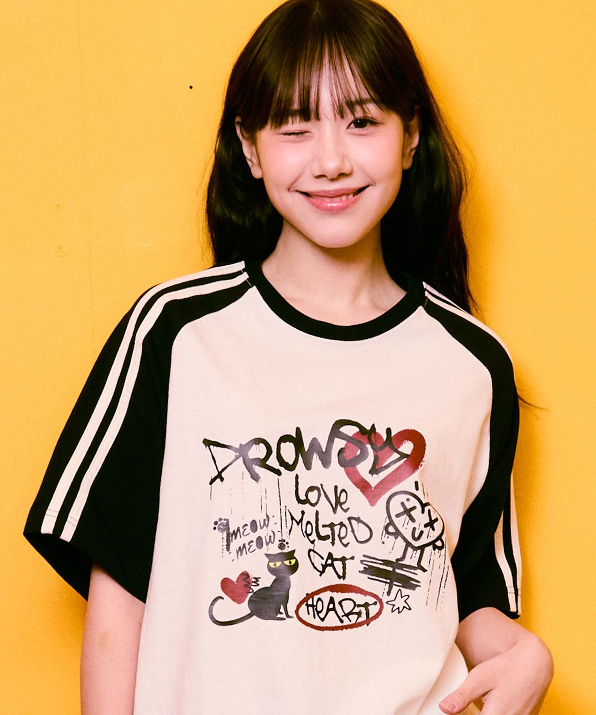 드로우시(DROWSY) [SET] DW 스트로베리캣 래글런 반팔티 2종 세트