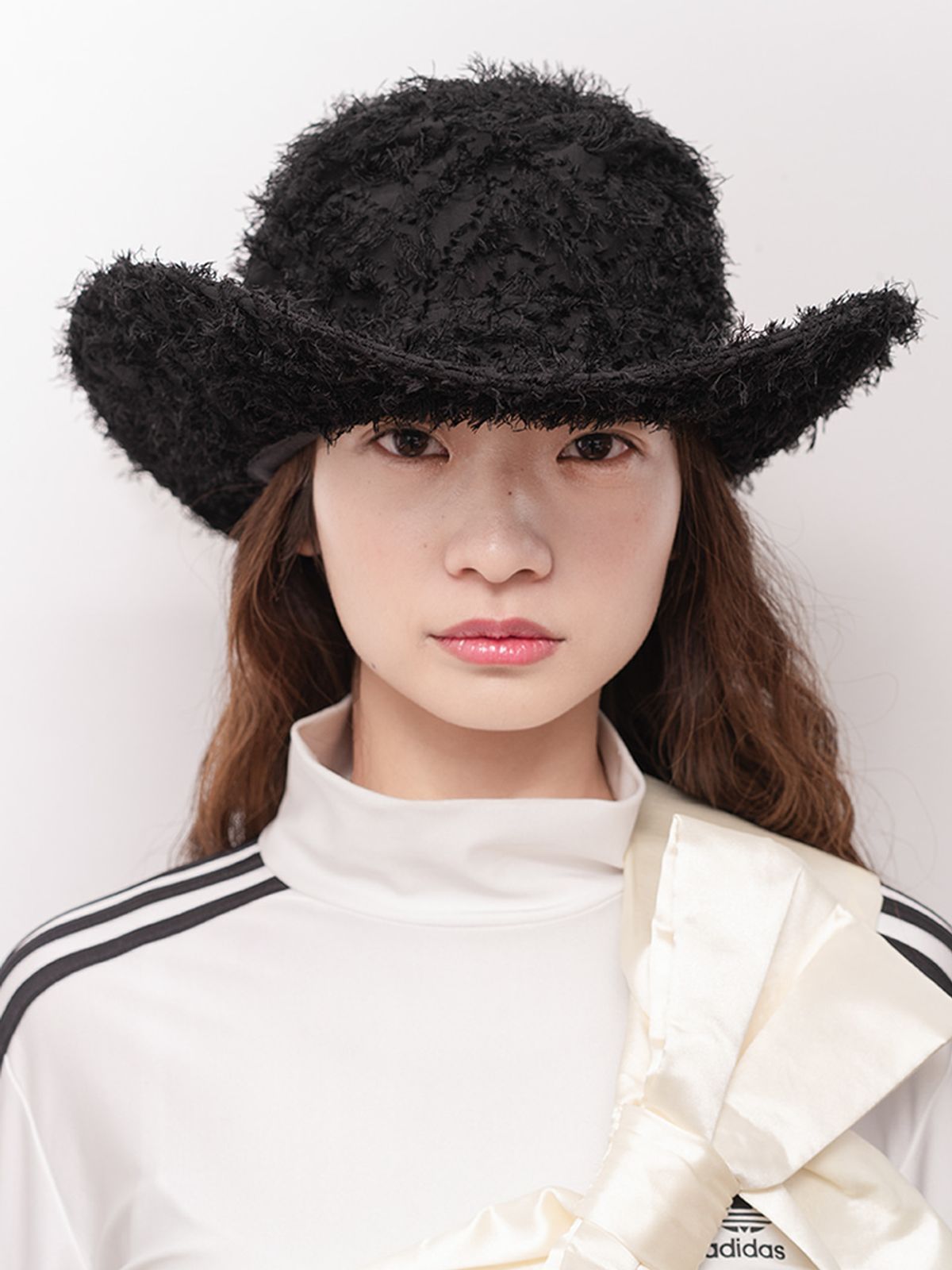 포에지담(POESIEDAME) BOHO FRINGE FEDORA IN BLACK