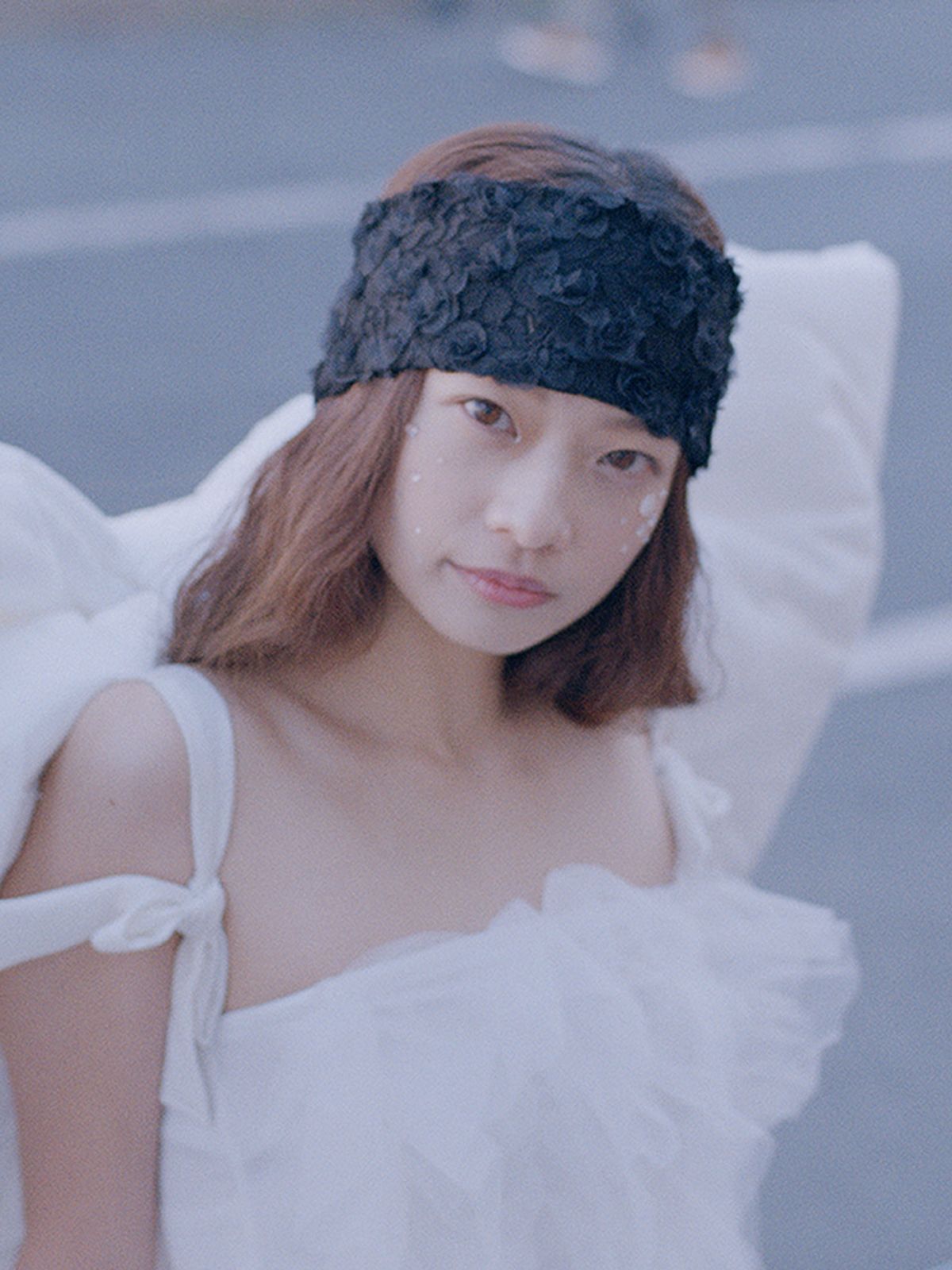 포에지담(POESIEDAME) ROSE VEIL HEAD BAND IN BLACK