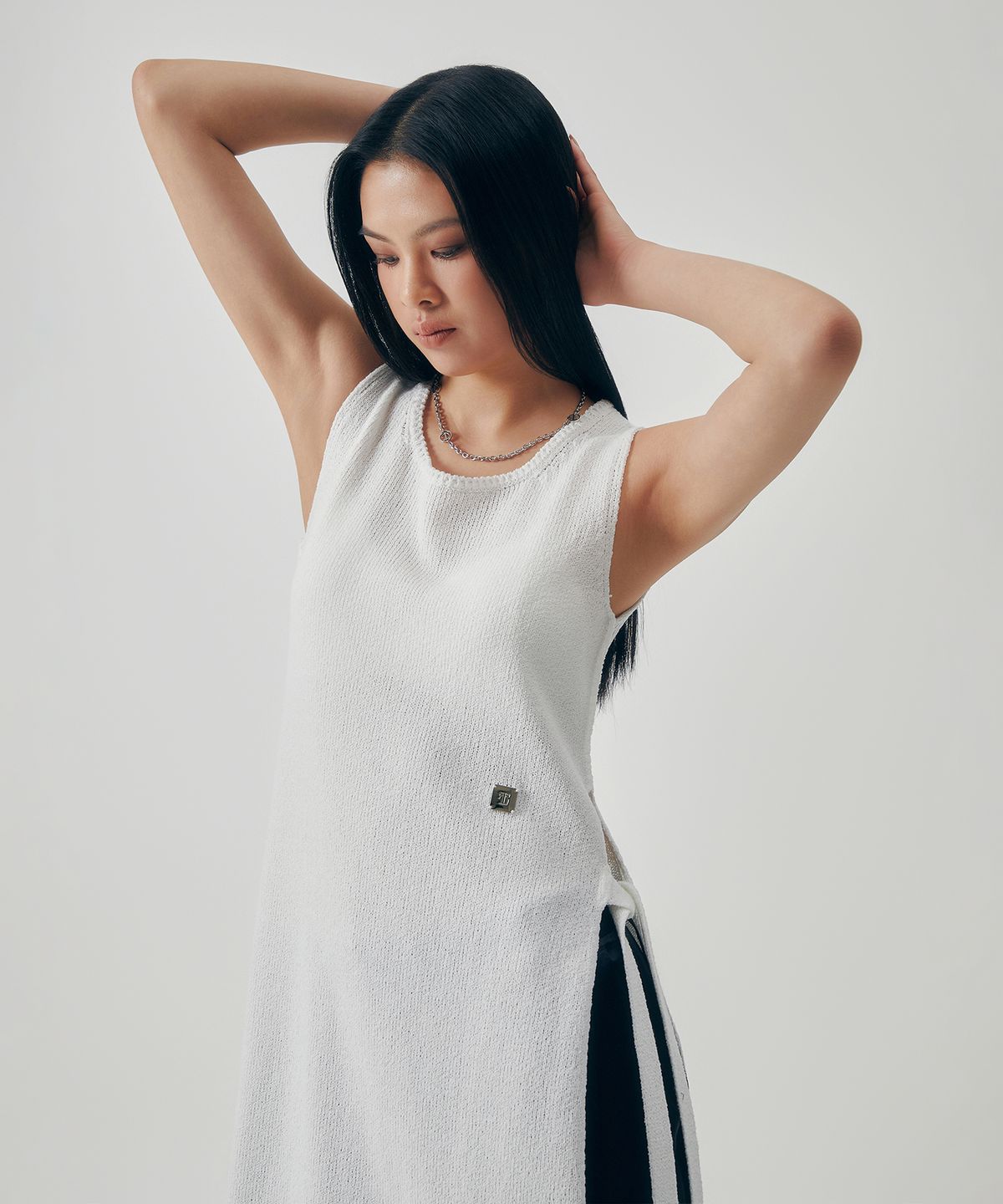 트리밍버드(TREEMINGBIRD) Fringe Flow Sleeveless Knit One-piece [ White ]