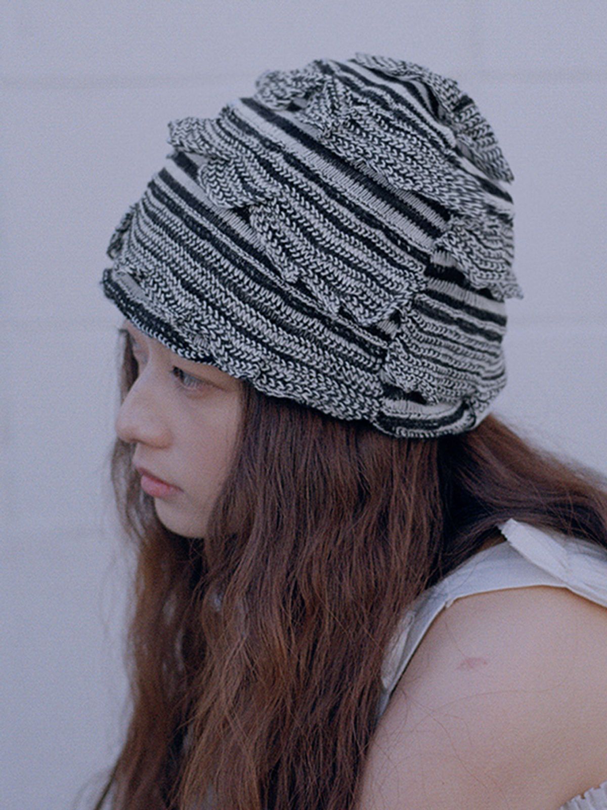 포에지담(POESIEDAME) PETAL BEANIE IN DUST