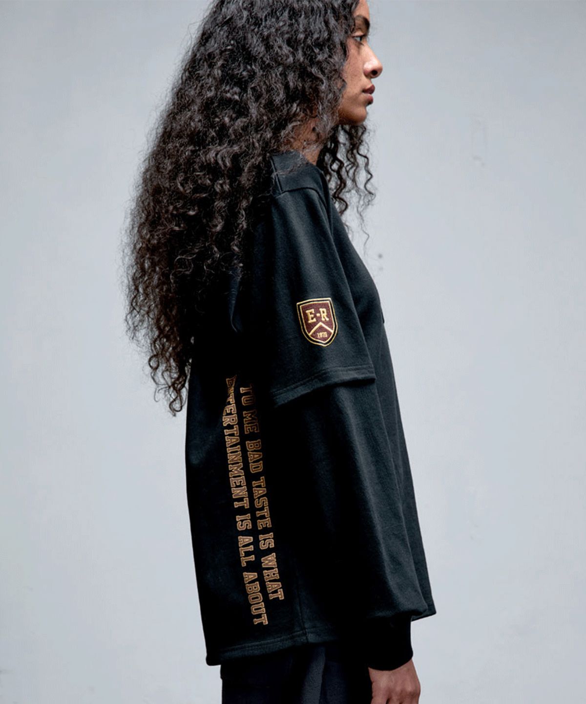 에르에르(ERER) Patch Layered Long Sleeve T-Shirt Black