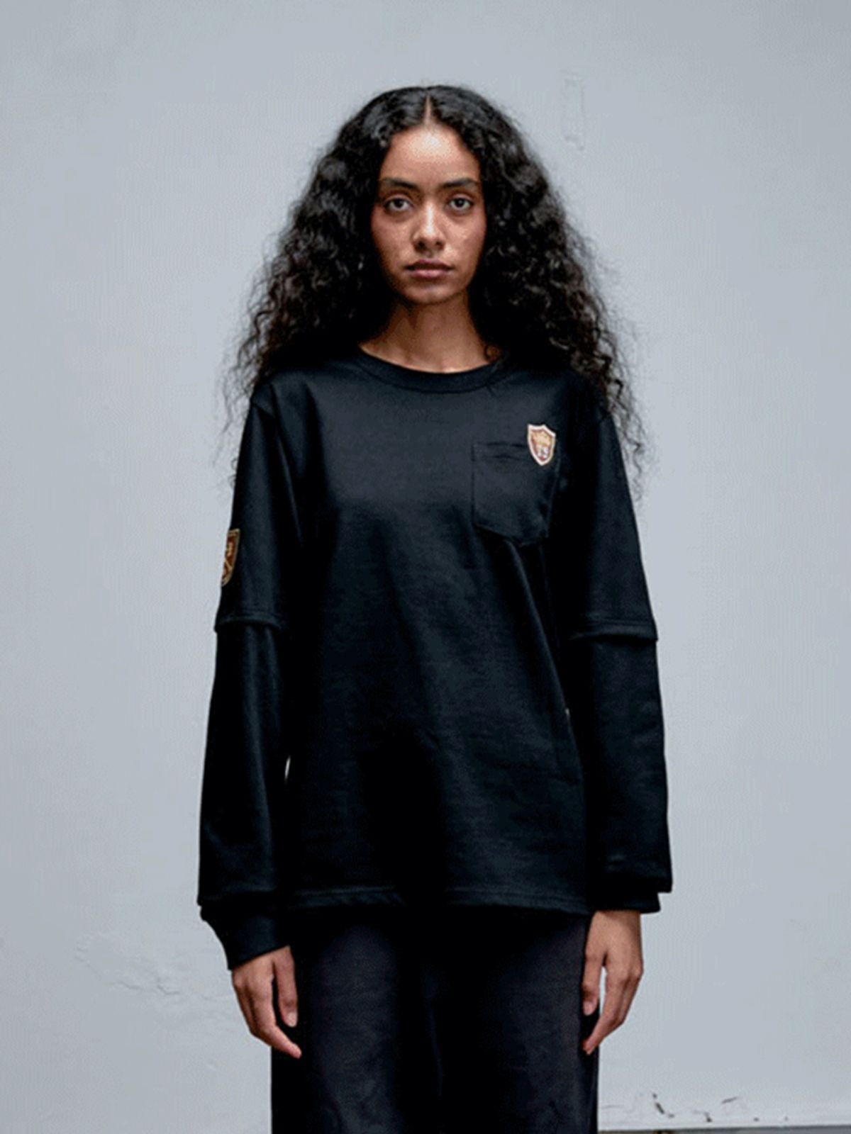 에르에르(ERER) Patch Layered Long Sleeve T-Shirt Black