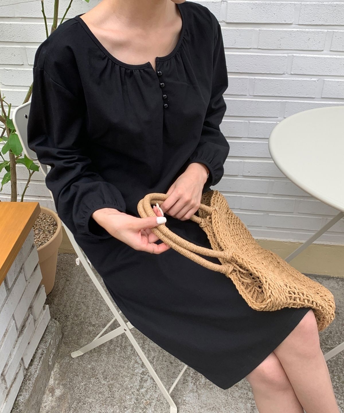 빼빼(BBAEBBAE) 단추포인트 셔링퍼프 롱원피스