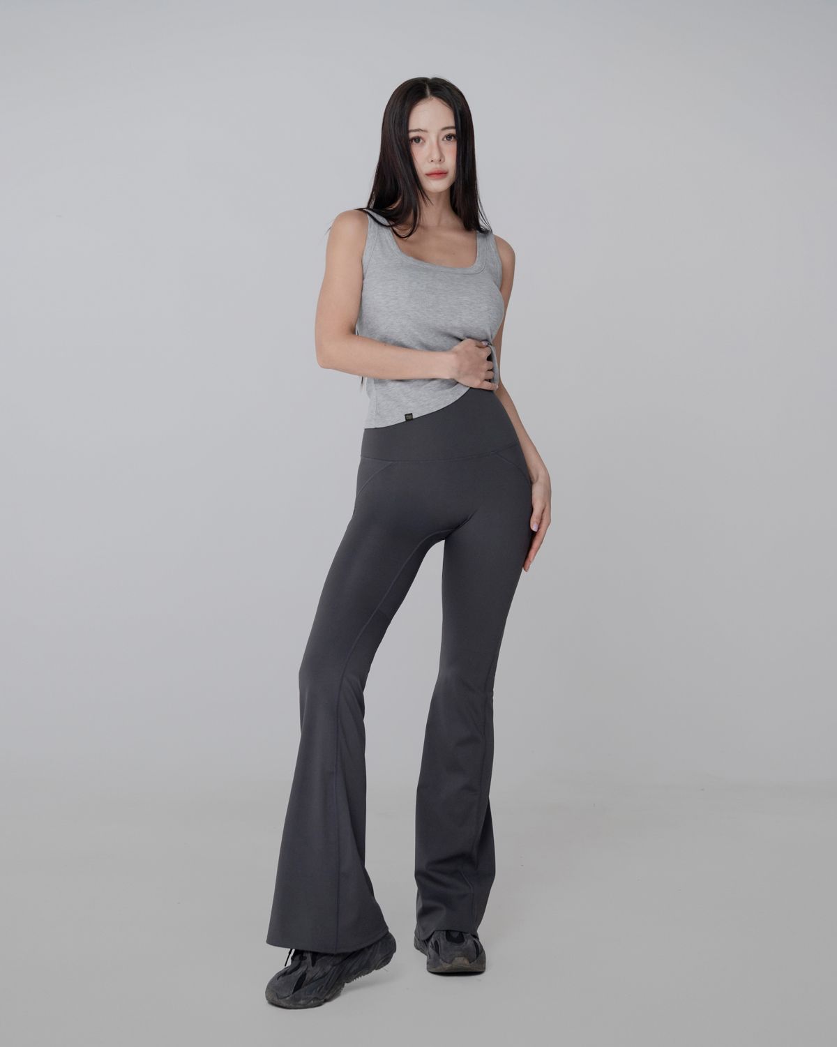 비나앤코(VINAANDCO) 부츠컷 힙업레깅스 - 다크그레이 (XS/S/M/L)