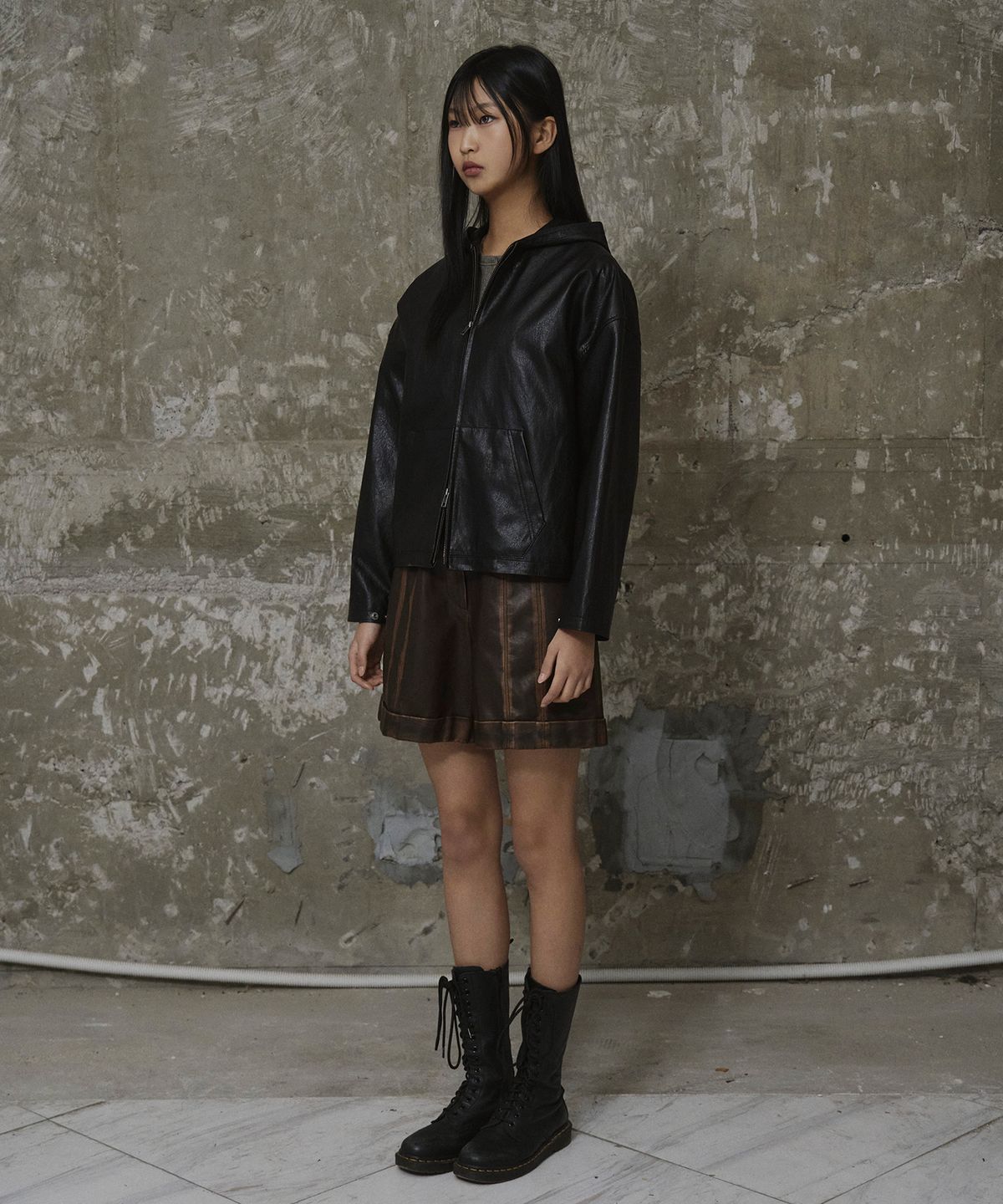 에르에르(ERER) Oversized Leather Hoodie Jumper Black
