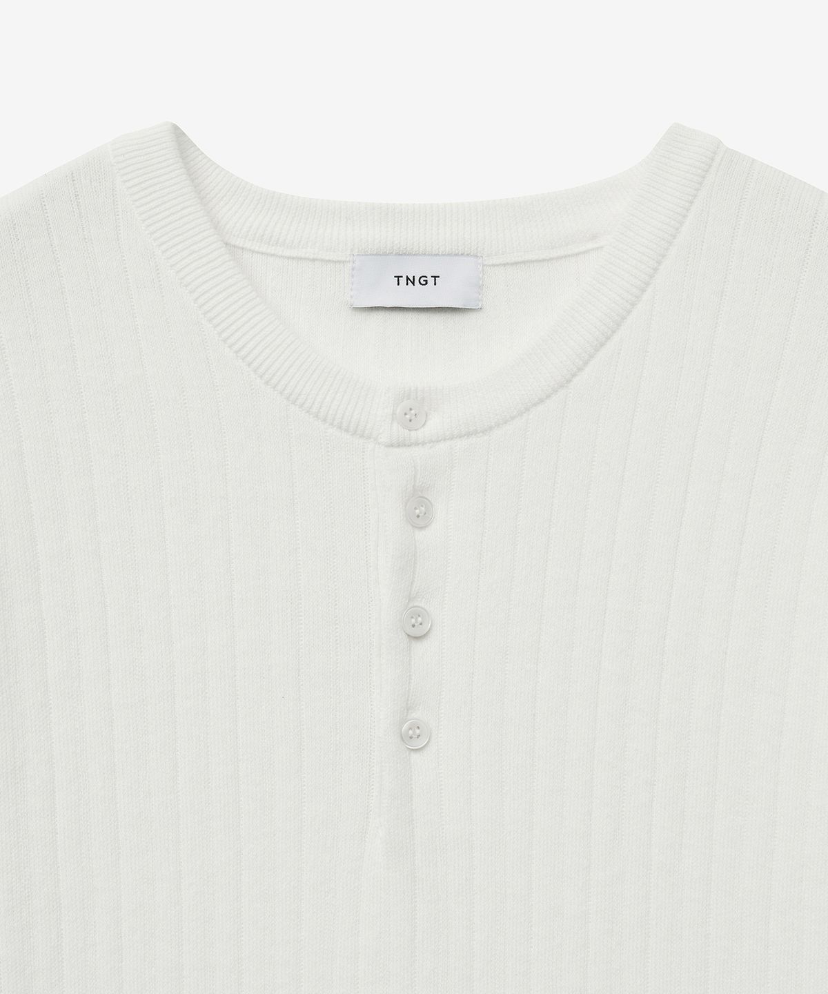 티엔지티(TNGT) Compact Henley Neck Knit Top (Off White) TNSW5E201OW