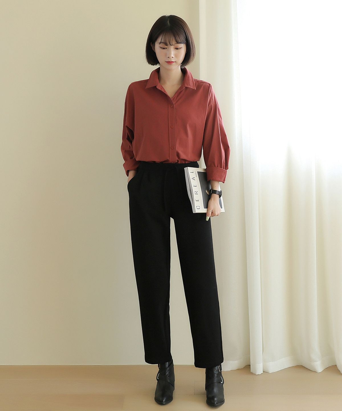 빼빼(BBAEBBAE) 카라넥 버튼 긴팔 블라우스