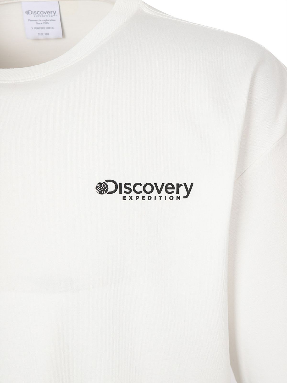 디스커버리 익스페디션(DISCOVERY EXPEDITION) 프레시벤트 워싱 아웃도어씬 백그래픽 반팔티셔츠 (WHITE)