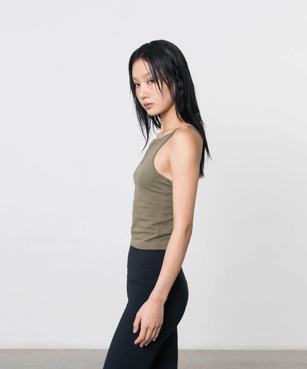 쓰리투에이티(THREE TO EIGHTY) STAR STUDDED TANK TOP KHAKI